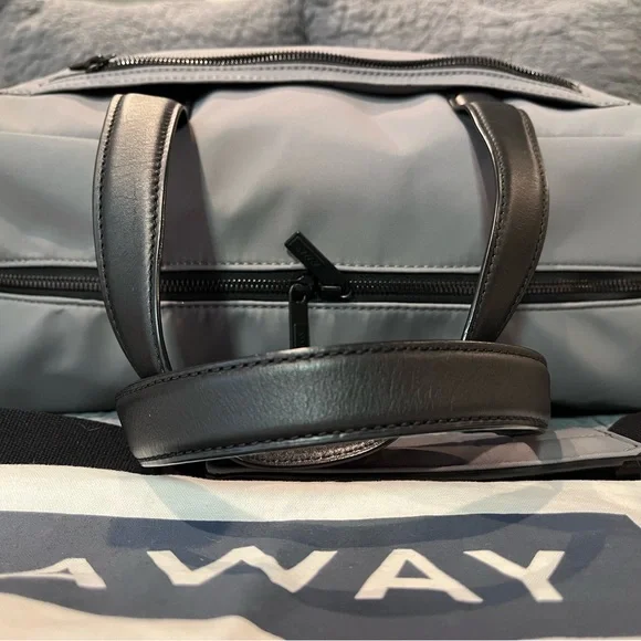 Away The Everywhere Bag with dust bag - Picture 5 of 11